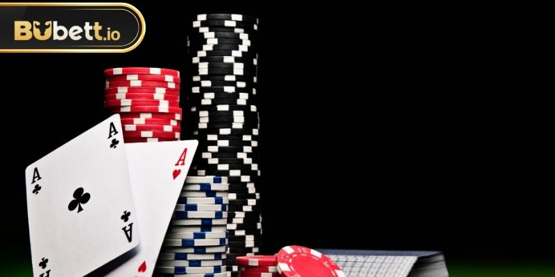 Giao diện bài phỏm trên Bubet sống động, mô phỏng bàn chơi thực tế rõ ràng và dễ thao tác.